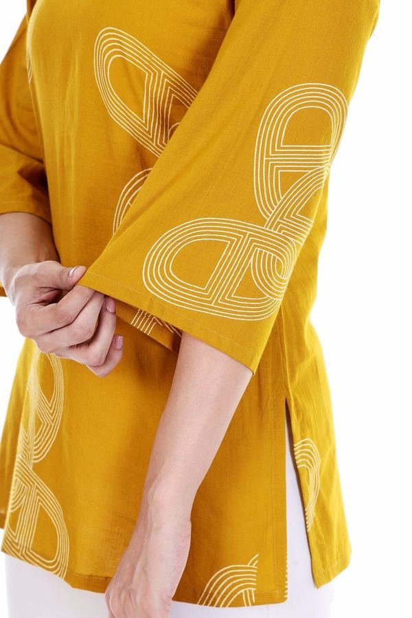 Dastoor short kurti, line-art motif